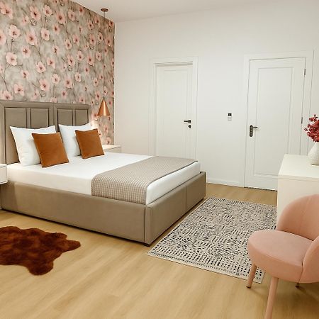 Hotel Capital Inn טיראנה מראה חיצוני תמונה